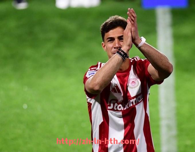 华体会hth登录入口-水晶宫队10号球员是谁？号码背后球员简介与历史传承